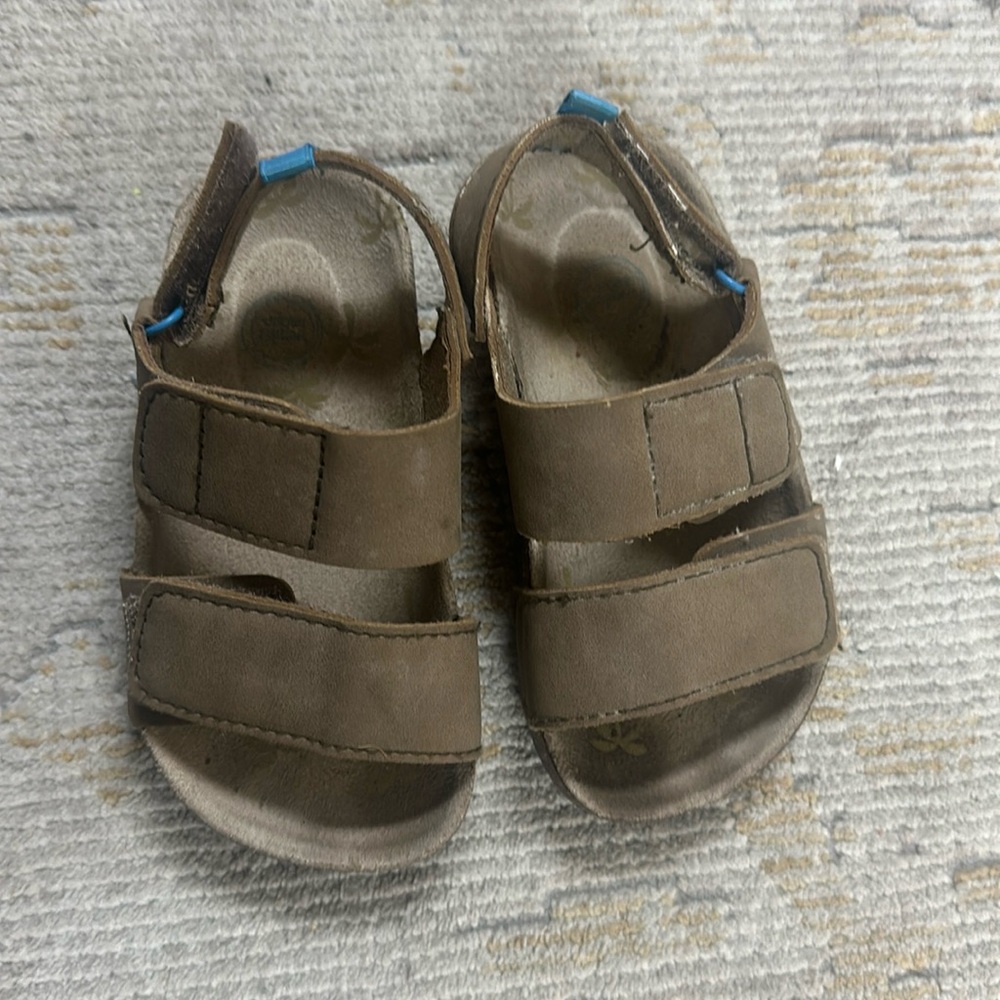 Beige Velcro sandals size 7 toddler